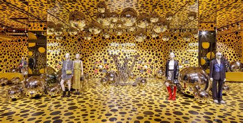 kusama in nyc louis vuitton|yayoi kusama Louis Vuitton price.